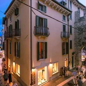La Grotta , Bardolino Italia