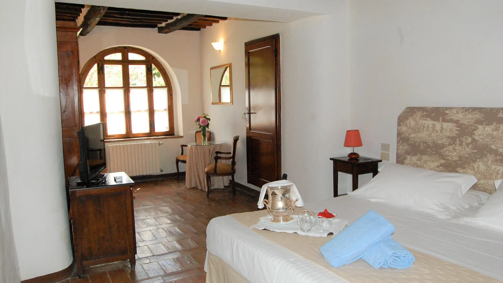Borgo Gallinaio Monteriggioni 3*,  Italy
